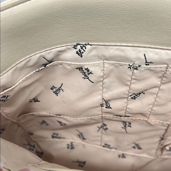 Betsey Johnson Cream Laptop Tote w/ Bag Charms ✨ - Picture 12 of 13